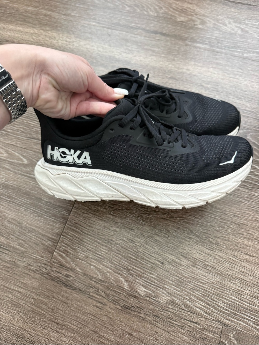 HOKA Arahi 7